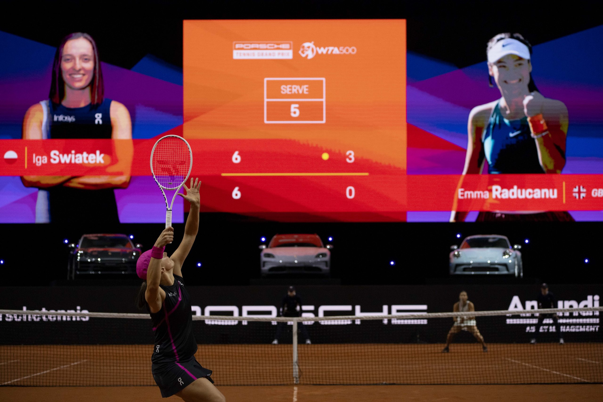 Fiebre del tenis en el Porsche Arena de Stuttgart: la acción de la WTA en su punto álgido