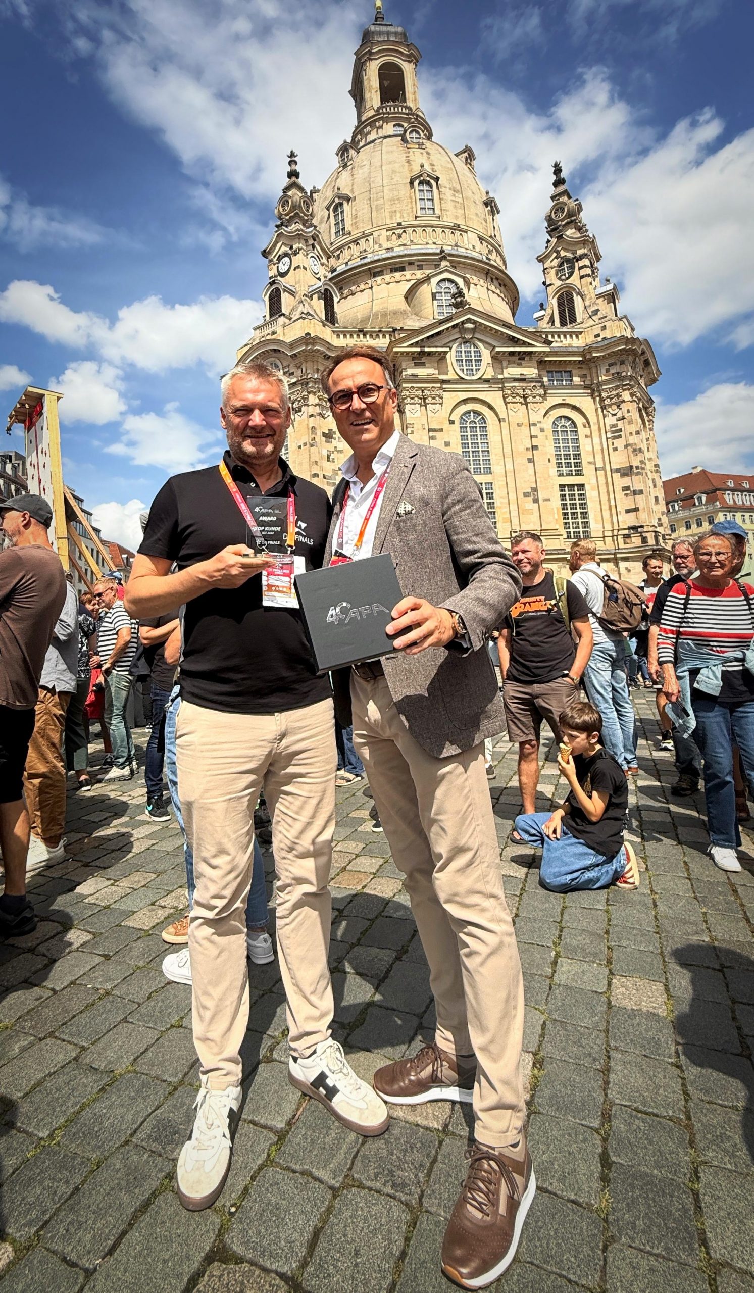 Die Finals 🏆 APA Top-Kunden Award 2025 Übergabe an Initiator Hagen Boßdorf