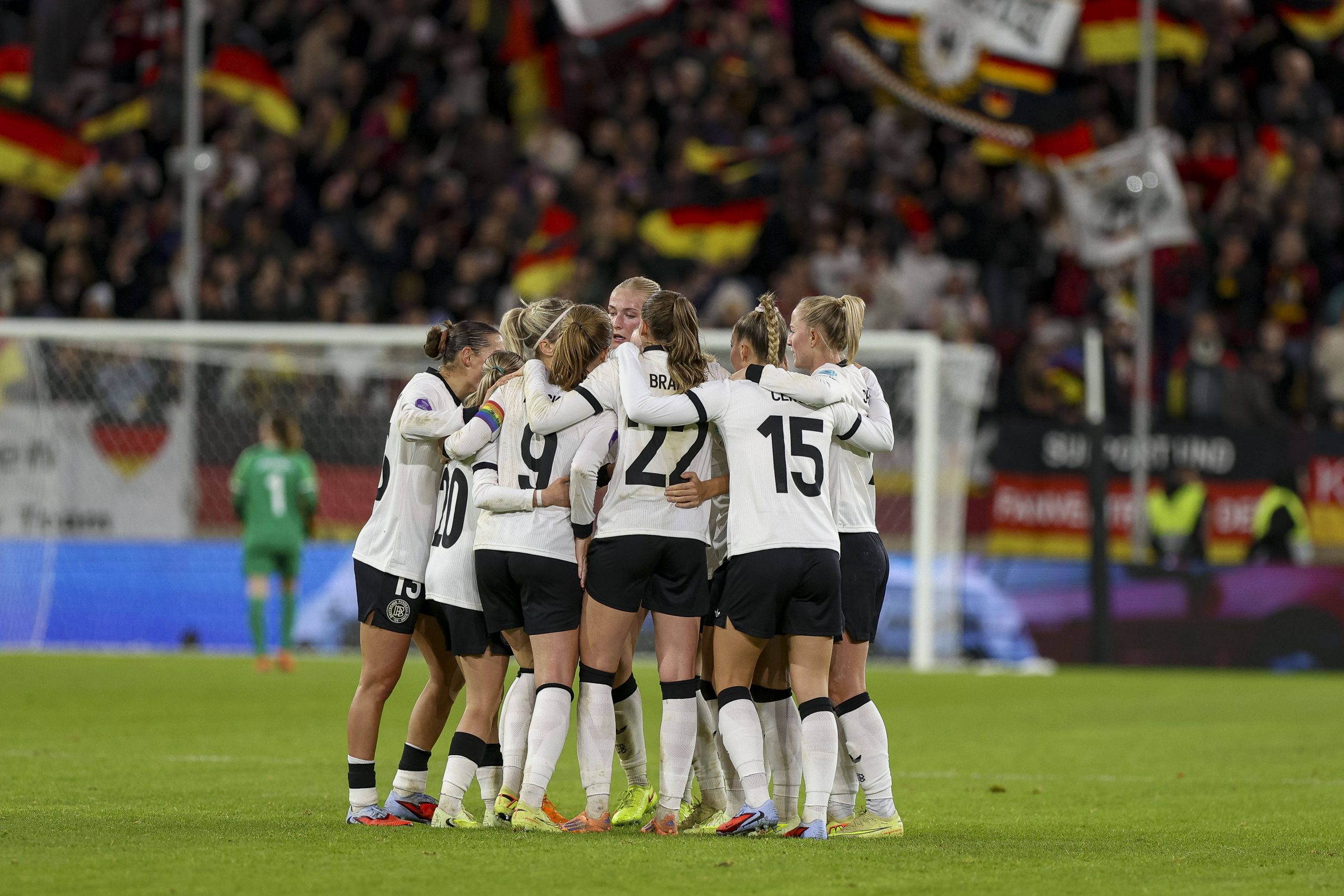 Halbfinal-Kracher in Düsseldorf: Die deutschen Frauen besiegen die Équipe Tricolore