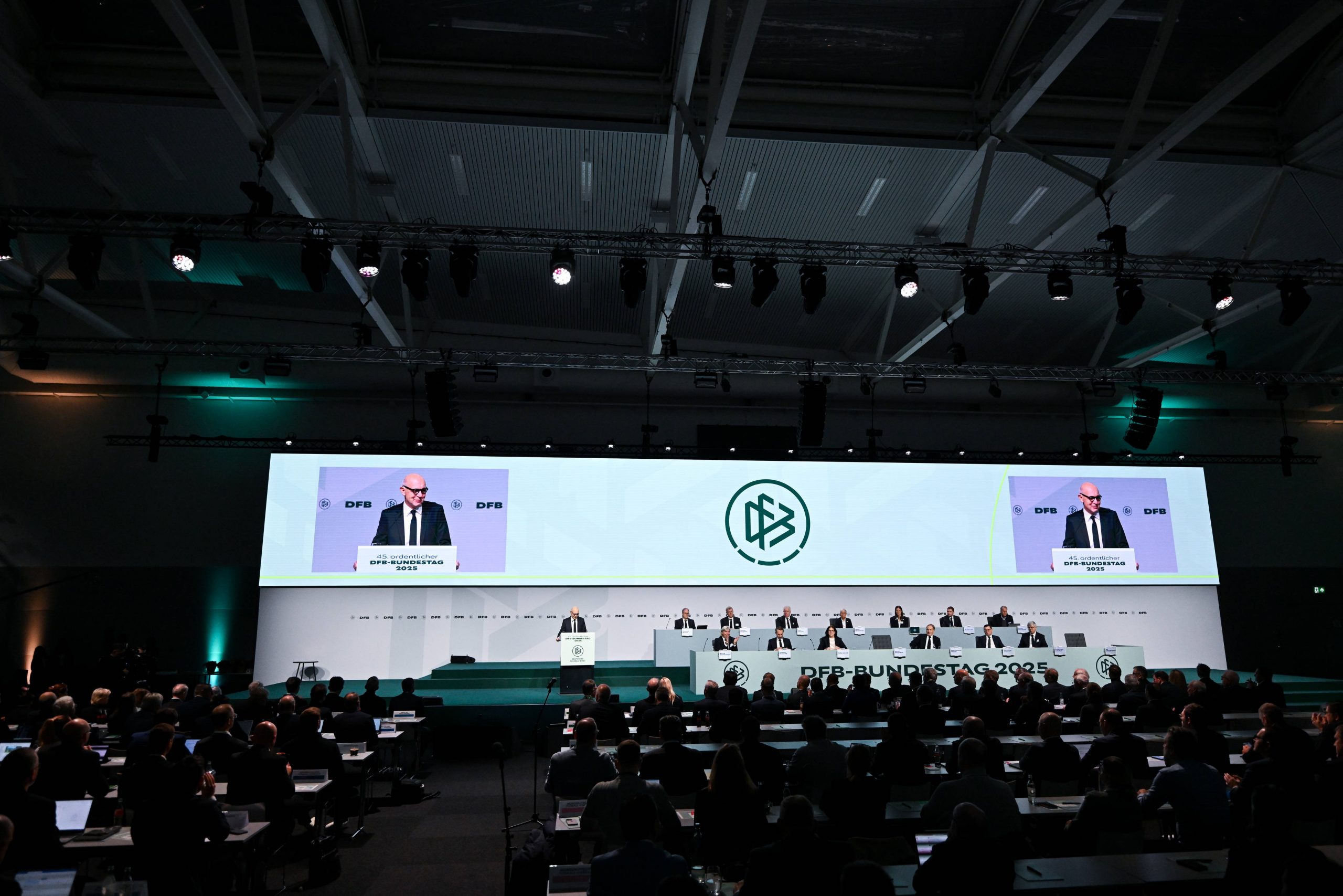 DFB-Präsident Bernd Neuendorf wiedergewählt – Glückwunsch!