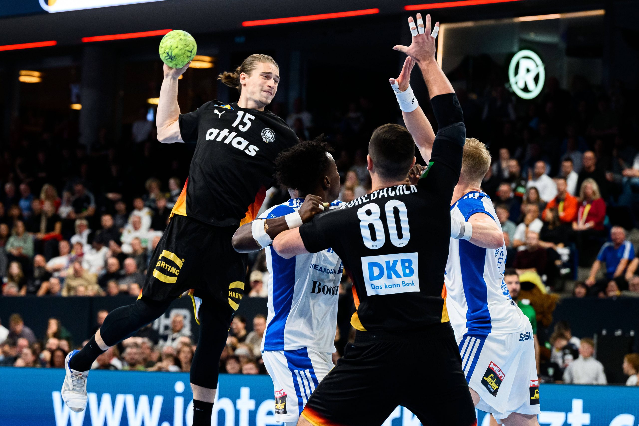 Länderspiel-Doppel gegen Island: Hochs und Tiefs auf dem Weg zur Heim-EM: Der DHB im Test gegen Island